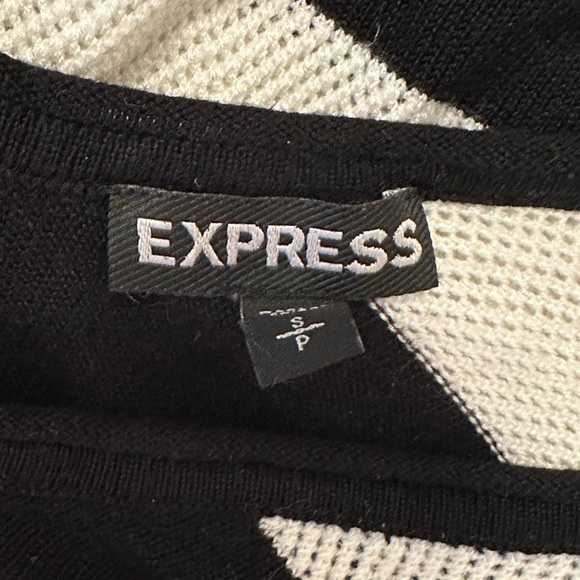 Express Monochrome Knit Top - Picture 3 of 4